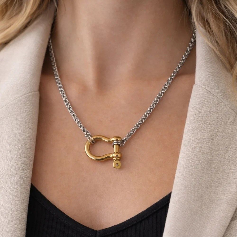 Equestrian Shackle Necklace Gold Silver Chain 🐎 - Picture 6 of 7